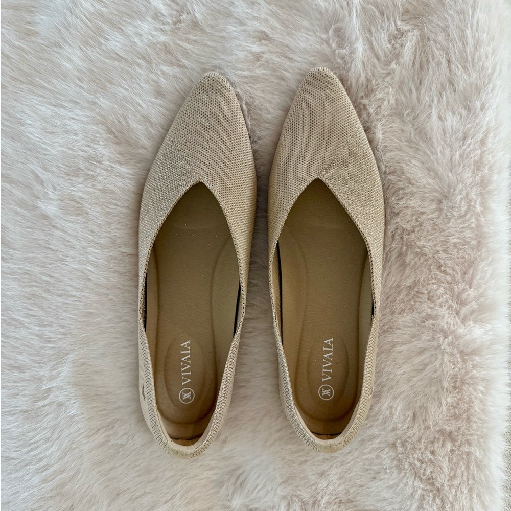 VIVAIA Valencia 2.0 Pointed Toe V-cut Flats